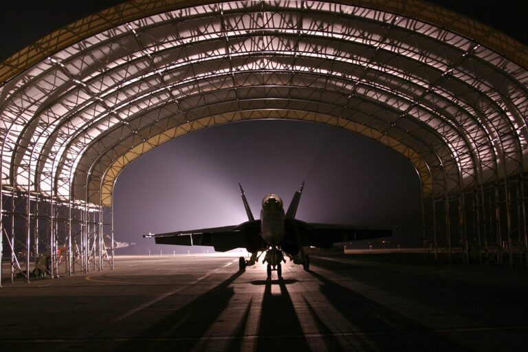 hangar, jet, aircraft-81779.jpg